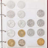 Coin album with mainly euro coins - - photo 2