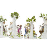 FOUR MEISSEN PORCELAIN GROUPS FROM A SERIES OF THE MUSES - Foto 2
