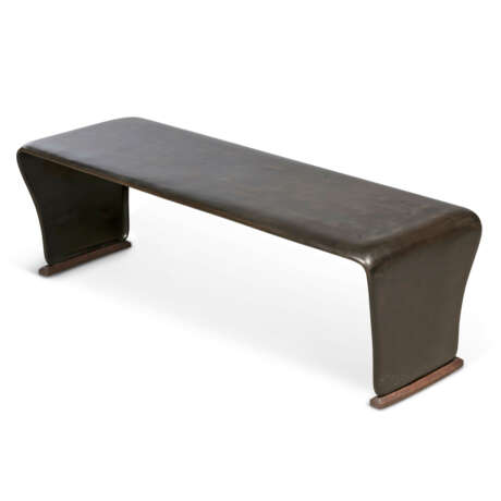 A PATINATED-BRONZE `NAJA` LOW TABLE - Foto 2
