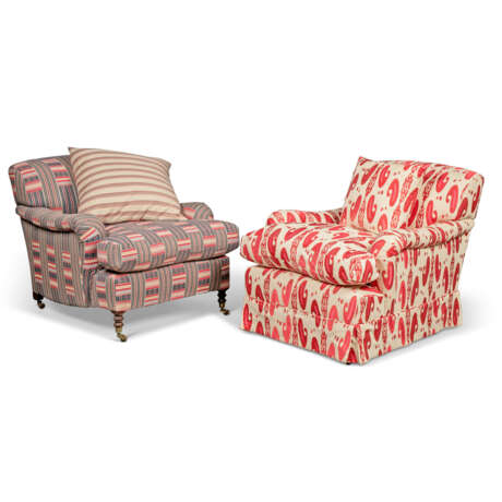 A NEAR PAIR OF STAINED-BEECH EASY ARMCHAIRS - фото 1