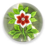 A BACCARAT RED AND WHITE CLEMATIS WEIGHT - фото 1