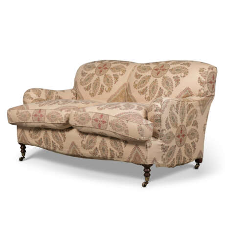 A TWO-SEAT SOFA, AN EASY ARMCHAIR AND AN `AIRDRIE` ARMCHAIR - фото 3