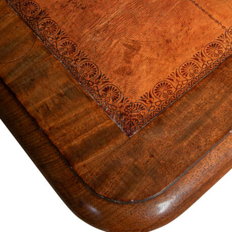 A GEORGE IV MAHOGANY LIBRARY TABLE - Foto 4