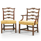 A SET OF EIGHT GEORGE III MAHOGANY LADDERBACK DINING-CHAIRS - фото 2
