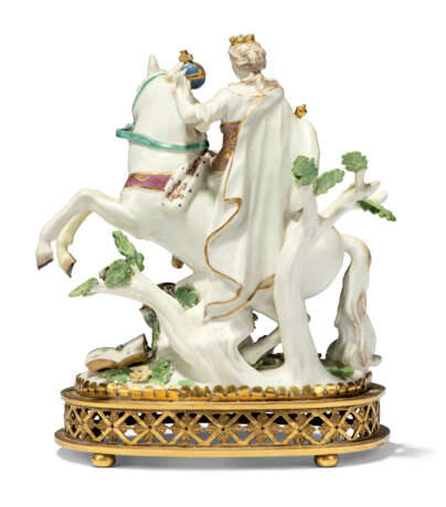A SET OF FOUR ORMOLU-MOUNTED MEISSEN PORCELAIN FIGURES EMBLEMATIC OF THE CONTINENTS - фото 3