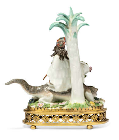 A SET OF FOUR ORMOLU-MOUNTED MEISSEN PORCELAIN FIGURES EMBLEMATIC OF THE CONTINENTS - фото 6