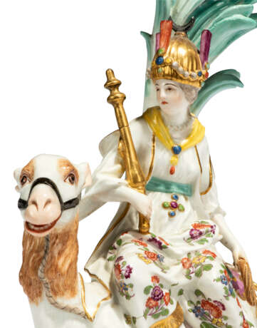 A SET OF FOUR ORMOLU-MOUNTED MEISSEN PORCELAIN FIGURES EMBLEMATIC OF THE CONTINENTS - фото 12