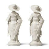TWO CHINESE DEHUA PORCELAIN STANDING MODELS OF ARCHERS - photo 3