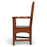 A PAIR OF SOUTH AFRICAN TEAK HALL ARMCHAIRS - фото 3