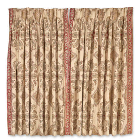 SIX PAIRS OF PRINTED LINEN CURTAINS - фото 1