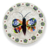 A BACCARAT GARLANDED BUTTERFLY WEIGHT - photo 1