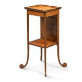 A GEORGE III MAHOGANY AND EBONY TWO-TIER OCCASIONAL TABLE - Foto 2