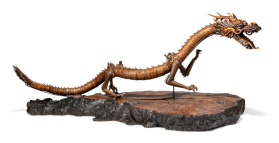 A JAPANESE BOXWOOD LARGE ARTICULATED DRAGON - Foto 1