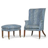 A GEORGE III MAHOGANY BARREL-BACK WING ARMCHAIR AND A LATER STOOL - фото 2