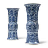 A PAIR OF CHINESE BLUE AND WHITE LARGE GU-FORM BEAKER VASES - фото 1