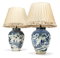 A PAIR OF JAPANESE IMARI BLUE AND WHITE BALUSTER VASE LAMPS