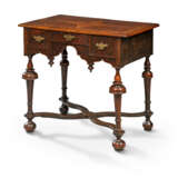 A WILLIAM AND MARY BURR-YEW AND YEW LOWBOY - photo 2