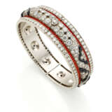 Diamond, black enamel and coral … - Foto 1