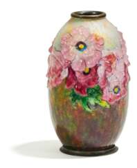 Kleine Vase mit Blumendekor