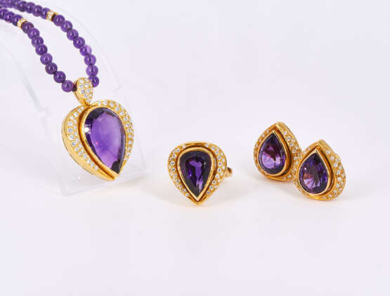 Amethyst Diamond Set: Ring, Earclips and Necklace - photo 1