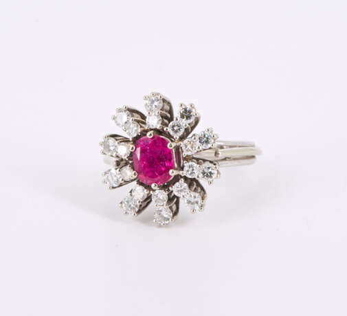 Ruby Diamond Ring - фото 1