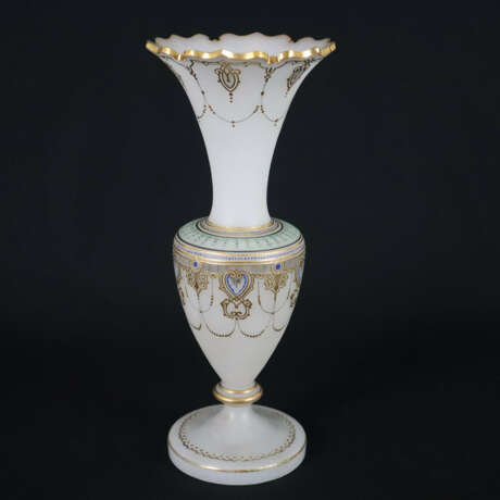 Vase - Böhmen, Ende 19. Jh./um 1900, opakweißes - Foto 1