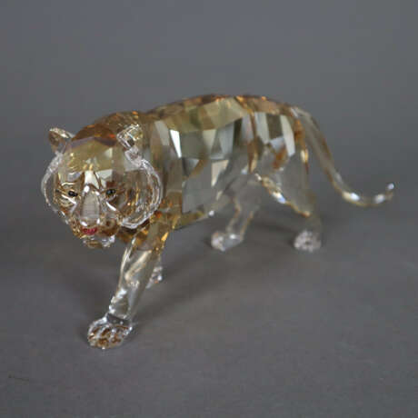 Drei Swarovski Figuren - Tigerin mit zwei Tiger - photo 2