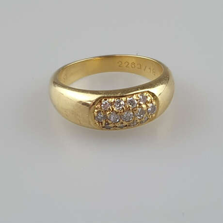 Goldring mit Diamantbesatz - Gelbgold 750/000 ( - photo 1