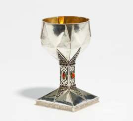 Jugendstil Pokal mit Steinbesatz