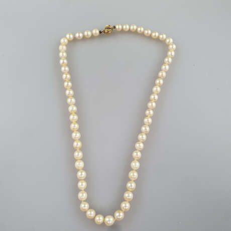 Perlenkette mit Goldschließe - einreihige Kette - photo 3