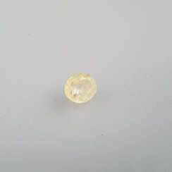 Loser Saphir - 3,57 ct., gelb, Ovalschliff, Maß