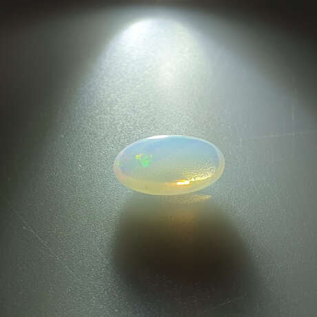 Loser Opal - 3,91 ct., weiß, ovaler Cabochon, M - Foto 5