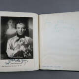 Zwei Autogramm-Alben aus den Jahren 1953 und 19 - фото 9