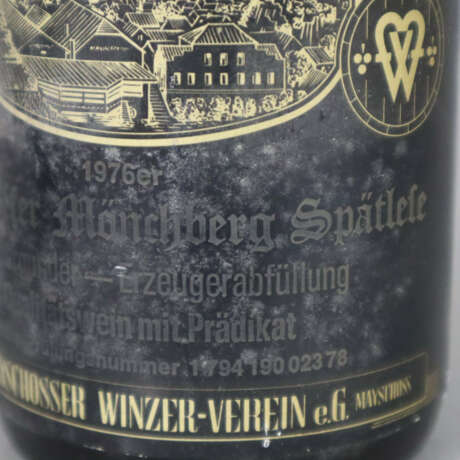 Weinkonvolut - 2 Flaschen, 1976 Mayschosser Mön - photo 7