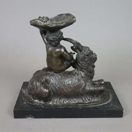 Bronzefigur - vollrunde Darstellung eines Putto - фото 10