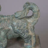 Bronzefigur in Form eines Fo-Hundes mit Jungen - photo 3