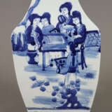 Dreiecksvase - China, allseits dekoriert in Unt - фото 4