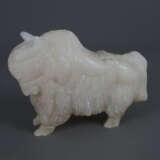 Yak-Figur aus Alabaster - China, H./L.ca. 11 / - фото 2