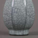 Hu-Vase - China, gekantete Wandung mit zwei röh - Foto 4
