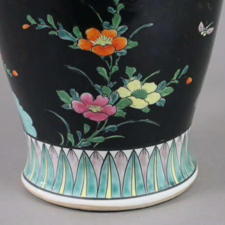 Vase mit glückverheißenden Motiven - China 20.J - Foto 2