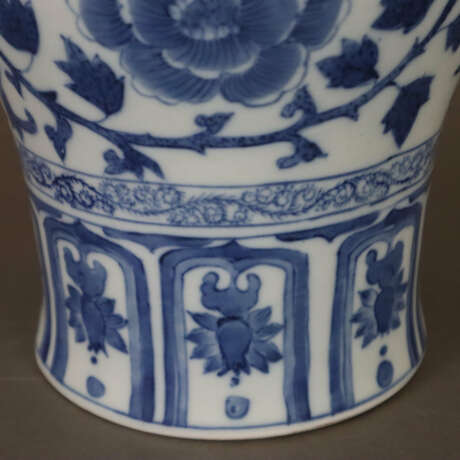 Blau-Weiß Vase in Meiping-Form - China, Porzell - photo 5