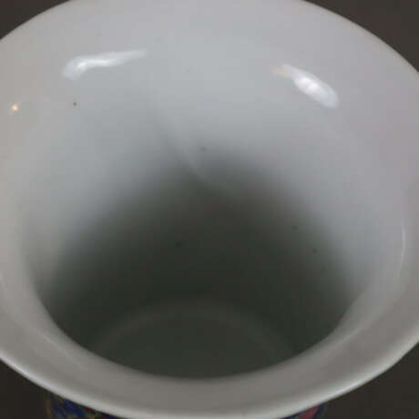 Vase - China 20.Jh., Zylindervase mit ausgestel - фото 7