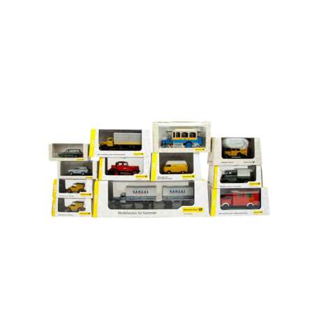 12-piece set of vehicle models of various manufacturers "Edition Deutsche Post" in scale 1:43 - фото 1