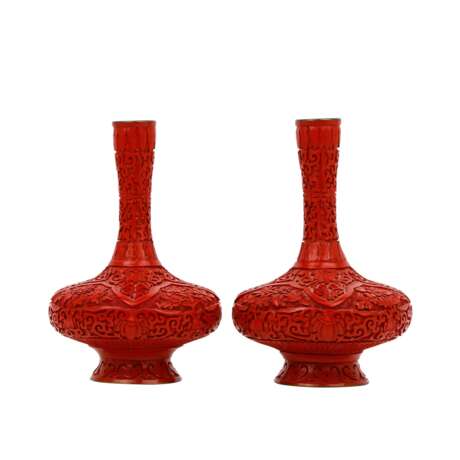 Pair of red carved lacquer vases, CHINA, 20th c. - photo 3