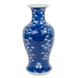 Blue and white baluster vase. CHINA, - фото 2