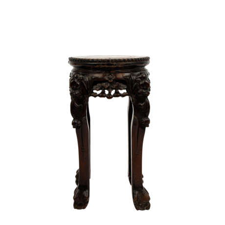 Small wooden torchère table. CHINA, around 1900, - photo 3