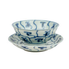 2 pieces Tek Sing porcelain. CHINA, 19th c.: