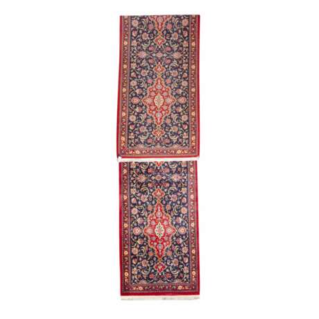 Oriental carpet. GHOM/PERSIA, 20th century, 415x75 cm. - photo 2