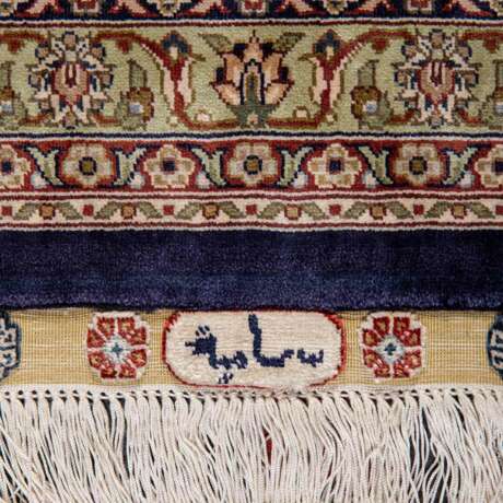 Oriental silk carpet. ZHENPING/CHINA, 2000s, 303x247 cm. - Foto 6