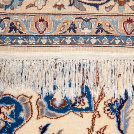 Oriental carpet with silk. NAIN/PERSIA, 21st century, ca. 385x250 cm. - photo 3